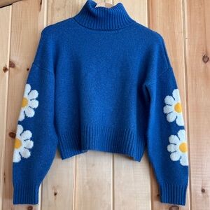 Blue Daisy Sleeve Turtleneck Sweater - Small - EUC